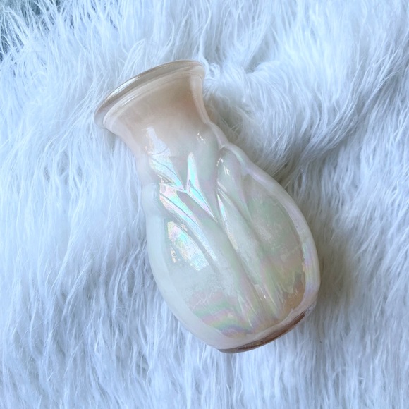Vintage iridescent small flower vase home decor pastel peachy pink and cream - Picture 2 of 7